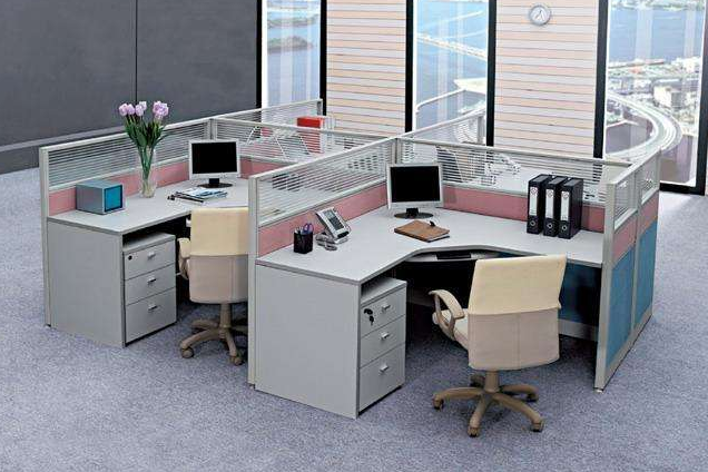 办公桌如何摆放对办公风水更有利？