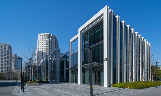 陆家嘴滨江中心：矗立黄浦江边的商务巨擘，驱动城市经济新引擎