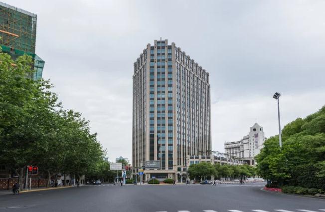 上海宝华·越商大厦在静安寺旁绽放商务光彩，融合古典与现代