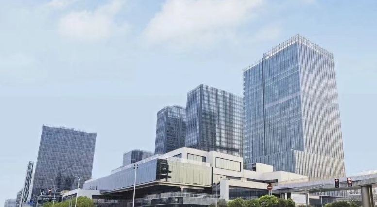 上海前滩国际广场：智能派梯系统+VAV空调，提升办公效率与舒适度