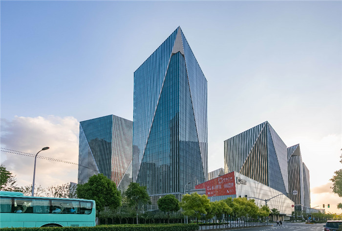 上海浦东新区出售独栋：前滩前排占位，国际滨水地标级商务会客厅