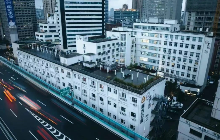 虹口核心！柏航德必易园元宇宙办公空间招商，享 25% 租金补贴 + 技术扶持