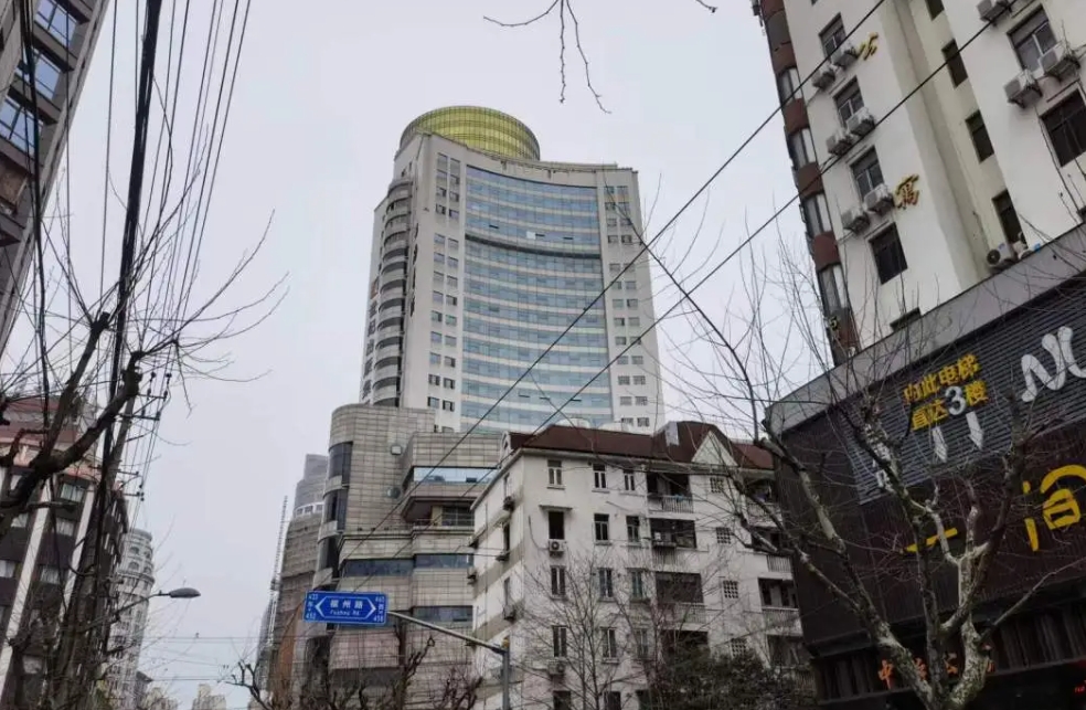 空中露台 + 文人客厅！德必上海书城 WE 招租，地铁上盖开启文化办公新范式